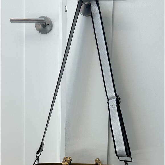 Carmen Sol Grazia Mini Tote Metallin - Picture 8 of 8